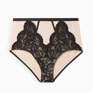 NWT Torrid Size 3 360 Smoothing Panty Mid-Rise Brief Lace Pieced Panty Beige